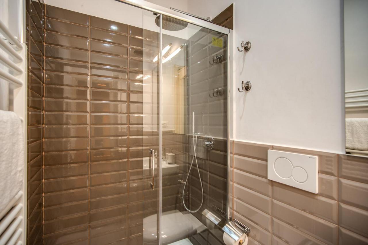 Downtown Srl - Cinque Terre New Liberty Apartment La Spezia Bagian luar foto