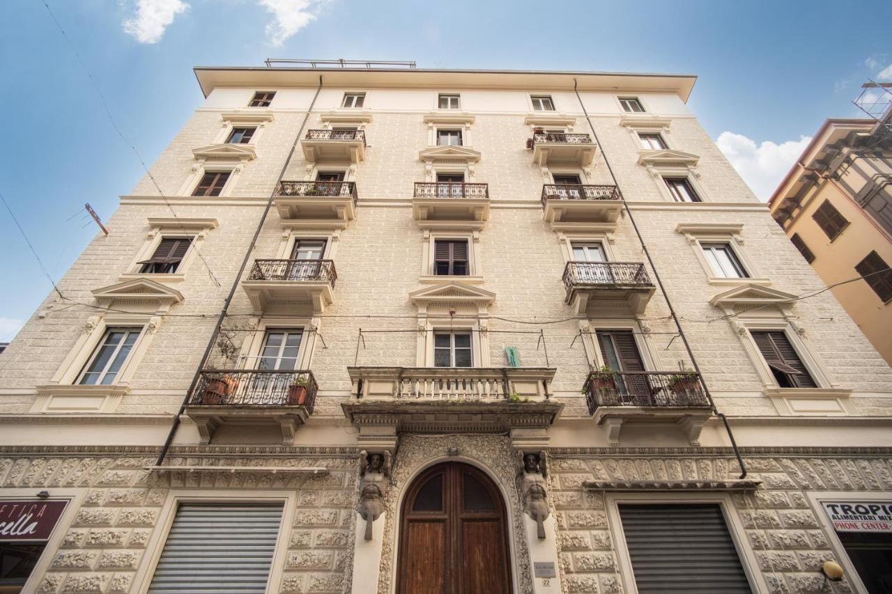 Downtown Srl - Cinque Terre New Liberty Apartment La Spezia Bagian luar foto
