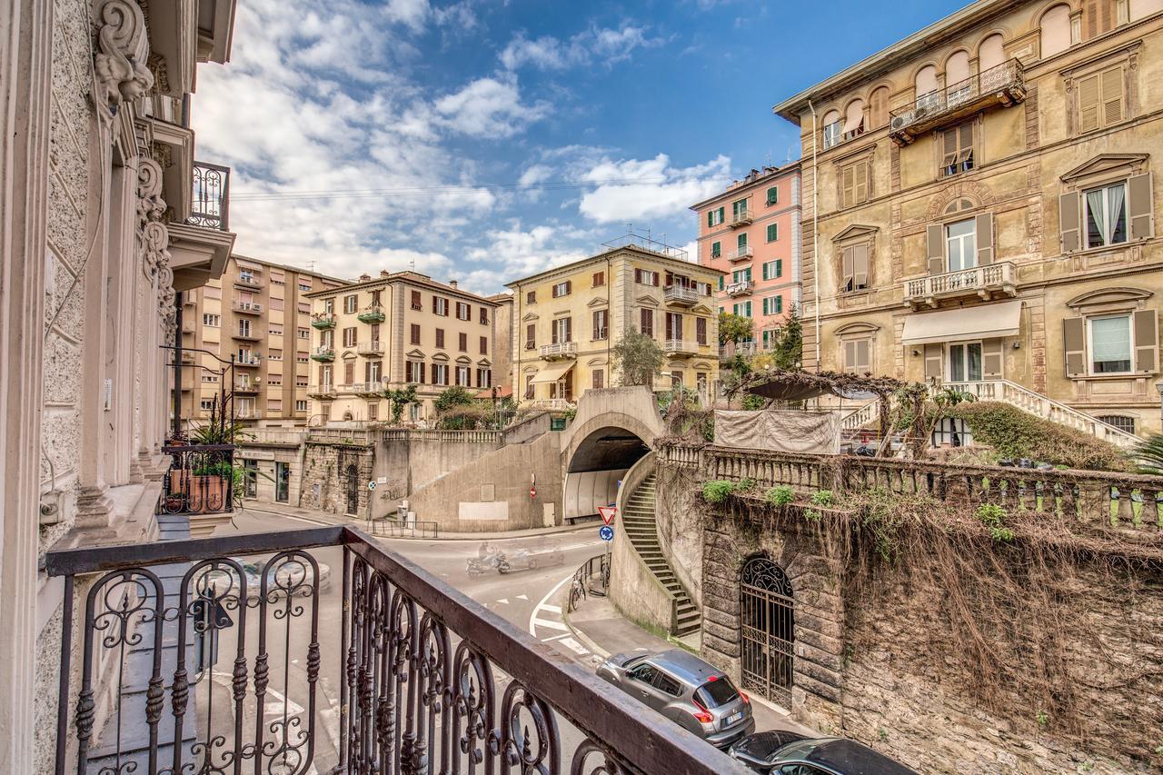 Downtown Srl - Cinque Terre New Liberty Apartment La Spezia Bagian luar foto